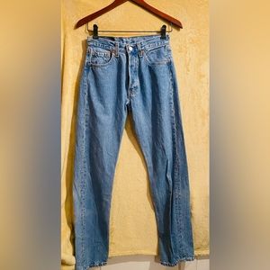 Levi’s Strauss~ jeans size 28x32